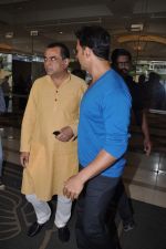 Akshay Kumar and Paresh Rawal snapped in J W Marriott, Mumbai on 14th Sept 2012 (1).JPG