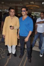 Akshay Kumar and Paresh Rawal snapped in J W Marriott, Mumbai on 14th Sept 2012 (32).JPG