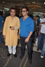 Akshay Kumar and Paresh Rawal snapped in J W Marriott, Mumbai on 14th Sept 2012 (33).JPG