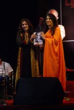 Shobha De at Gautam Rajyadhaksha_s book launch in Ravindra Natya Mandir on 14th Sept 2012 (6).JPG