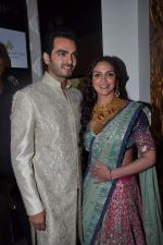 Esha Deol on Day 4 at Aamby Valley India Bridal Fashion Week 2012 Day in Mumbai on 15th Sept 2012 (97).JPG