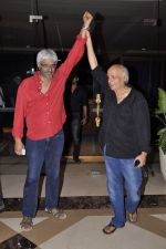 Mahesh Bhatt, Vikram Bhatt at RAAZ 3 success bash in J W Marriott, Mumbai on 15th Sept 2012 (48).JPG
