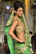 Model walk the ramp for Shantanu Nikhil show at Aamby Valley India Bridal Fashion Week 2012 in Mumbai on 15th Sept 2012 (129).JPG
