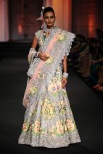 Model walk the ramp for Pallavi Jaikishan show at Aamby Valley India Bridal Fashion Week 2012 Day 5 in Mumbai on 16th Sept 2012 (120).JPG