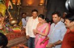 Madhur Bhandarkar, Kareena Kapoor seek Bappa_s blessing for thier film Heroine on 19th Sept 2012 (56).JPG