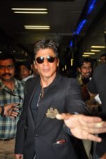 Shahrukh Khan snapped at the Airport in Mumbai on 19th Sept 2012 (17).JPG