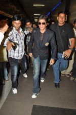 Shahrukh Khan snapped at the Airport in Mumbai on 19th Sept 2012 (4).JPG