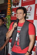 Vivek Oberoi promotes BIG Green Ganesha 2012 campaign by 92.7 BIG FM at BIG FM studio, Andheri West, Mumbai on 21st Sept 2012 (46).JPG
