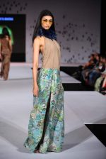 Model walk the ramp for Designer Ashmita Marwah at Blenders Pride Fashion Tour Kolkata Day 1 on 22nd Sept 2012 (9).JPG