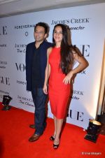Tara Sharma at Vogue_s 5th Anniversary bash in Trident, Mumbai on 22nd Sept 2012 (78).JPG