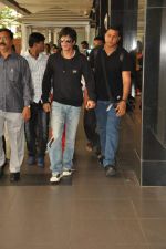 Shahrukh Khan snapped in Mumbai on 24th Sept 2012 (7).JPG