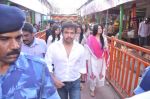 Himesh Reshammiya with Sur Shetra team at Ganesh Mandal in Lower Parel, Mumbai on 25th Sept 2012 (10).JPG