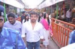 Himesh Reshammiya with Sur Shetra team at Ganesh Mandal in Lower Parel, Mumbai on 25th Sept 2012 (11).JPG