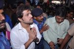 Himesh Reshammiya with Sur Shetra team at Ganesh Mandal in Lower Parel, Mumbai on 25th Sept 2012 (18).JPG