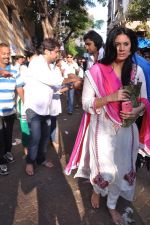 Himesh Reshammiya with Sur Shetra team at Ganesh Mandal in Lower Parel, Mumbai on 25th Sept 2012 (28).JPG