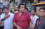Himesh Reshammiya with Sur Shetra team at Ganesh Mandal in Lower Parel, Mumbai on 25th Sept 2012 (49).JPG