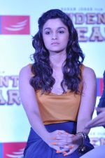 Alia Bhatt at Student of the year tie up with Aircel in Taj Hotel, Mumbai on 26th Sept 2012 (69).JPG