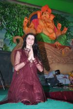 Claudia Ciesla prays to Ganesha in Mumbai on 26th Sept 2012 (18).JPG