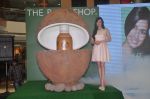 Dia Mirza unveils The Bodyshop Coconut Hair Oil in Malad, Mumbai on 26th Sept 2012 (6).JPG