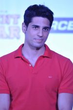 Siddharth Malhotra at Student of the year tie up with Aircel in Taj Hotel, Mumbai on 26th Sept 2012 (69).JPG