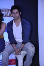 Varun Dhawan at Student of the year tie up with Aircel in Taj Hotel, Mumbai on 26th Sept 2012 (10).JPG