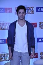 Varun Dhawan at Student of the year tie up with Aircel in Taj Hotel, Mumbai on 26th Sept 2012 (15).JPG