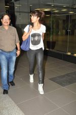 Priyanka Chopra returns from LA in Mumbai Airport on 27th Sept 2012 (12).JPG