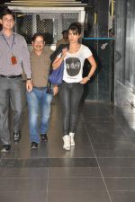 Priyanka Chopra returns from LA in Mumbai Airport on 27th Sept 2012 (3).JPG
