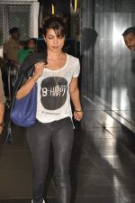 Priyanka Chopra returns from LA in Mumbai Airport on 27th Sept 2012 (4).JPG