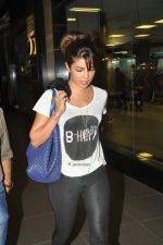 Priyanka Chopra returns from LA in Mumbai Airport on 27th Sept 2012 (7).JPG