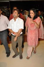 Rajpal Yadav visits Ganesha in Oberoi Mall, Mumbai on 27th Sept 2012 (12).JPG