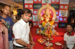 Rajpal Yadav visits Ganesha in Oberoi Mall, Mumbai on 27th Sept 2012 (24).JPG