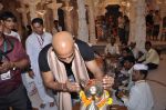 Rajpal Yadav visits Ganesha in Oberoi Mall, Mumbai on 27th Sept 2012 (9).JPG