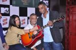 Sunidhi Chauhan, Lucky Ali, A R Rahman at MTV Unplugged Season 2 launch in J W Marriott on 27th Sept 2012 (13).JPG