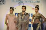 Model walk the ramp for the Ace Designer Rehan Shah for Timeless Paragon- Classic Diamond Jewellery on 28th Sept 2012 (16).jpg