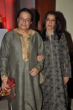 Anup Jalota at Anu and Sashi Ranjan_s wedding anniversary in J W Marriott on 4th Oct 2012 (5).JPG