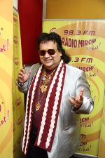 Bappi Lahiri promotes Mirchi Mix DJ Hunt contest at Radio Mirchi on 3rd Oct 2012 (4).jpg