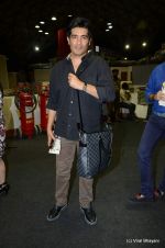 Manish Malhotra at Wills Lifestyle India Fashion Week 2012 day 1 on 6th Oct 2012,1 (36).JPG