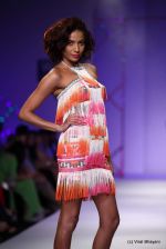 Model walk the ramp for Surily Goel Show at Wills Lifestyle India Fashion Week 2012 day 1 on 6th Oct 2012 (35).JPG
