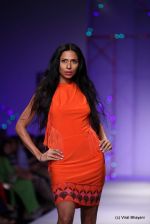 Model walk the ramp for Surily Goel Show at Wills Lifestyle India Fashion Week 2012 day 1 on 6th Oct 2012 (37).JPG