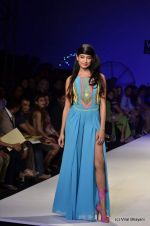 Sarah Jane Dias walk the ramp for Surily Goel Show at Wills Lifestyle India Fashion Week 2012 day 1 on 6th Oct 2012 (24).JPG