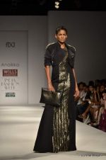 Model walk the ramp for Anaikka Show at Wills Lifestyle India Fashion Week 2012 day 2 on 7th Oct 2012 (122).JPG