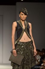 Model walk the ramp for Anaikka Show at Wills Lifestyle India Fashion Week 2012 day 2 on 7th Oct 2012 (127).JPG