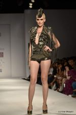 Model walk the ramp for Anaikka Show at Wills Lifestyle India Fashion Week 2012 day 2 on 7th Oct 2012 (136).JPG