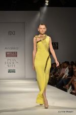 Model walk the ramp for Anaikka Show at Wills Lifestyle India Fashion Week 2012 day 2 on 7th Oct 2012 (14).JPG