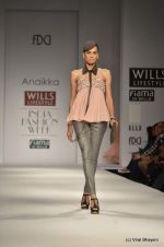 Model walk the ramp for Anaikka Show at Wills Lifestyle India Fashion Week 2012 day 2 on 7th Oct 2012 (64).JPG