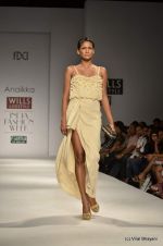 Model walk the ramp for Anaikka Show at Wills Lifestyle India Fashion Week 2012 day 2 on 7th Oct 2012 (74).JPG