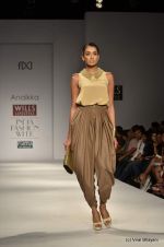 Model walk the ramp for Anaikka Show at Wills Lifestyle India Fashion Week 2012 day 2 on 7th Oct 2012 (80).JPG