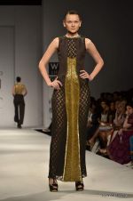 Model walk the ramp for Anaikka Show at Wills Lifestyle India Fashion Week 2012 day 2 on 7th Oct 2012 (96).JPG