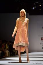 Model walk the ramp for Kavita Bhartia Show at Wills Lifestyle India Fashion Week 2012 day 2 on 7th Oct 2012 (32).JPG
